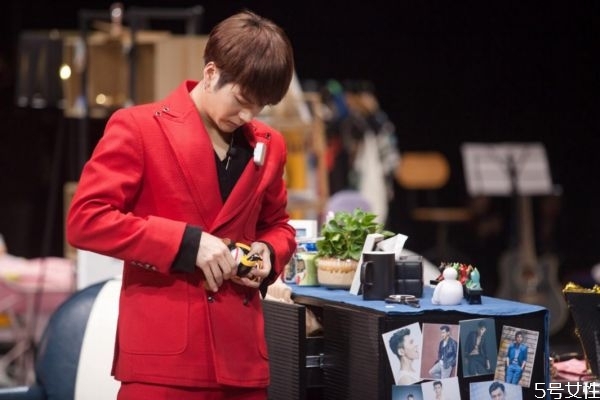 男生會(huì)希望女生買(mǎi)單嗎 戀愛(ài)中男女花錢(qián)原則 男生會(huì)希望女生買(mǎi)單嗎 戀愛(ài)中男女花錢(qián)原則