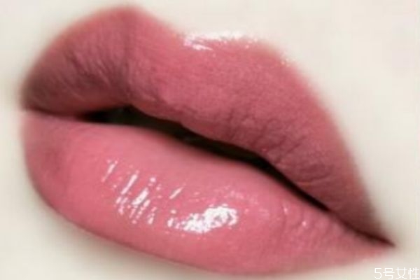 香奈兒豆沙色口紅是幾號色 豆沙色口紅適合什么場合 香奈兒豆沙色口紅是幾號色 豆沙色口紅適合什么場合