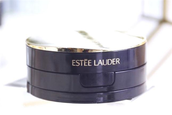 雅詩蘭黛沁水氣墊怎么用 雅詩蘭黛沁水氣墊使用步驟 雅詩蘭黛沁水氣墊怎么用 雅詩蘭黛沁水氣墊使用步驟