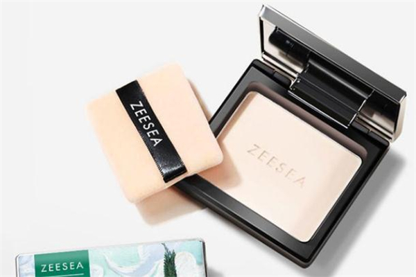zeesea粉餅多少錢 zeesea滋色粉餅怎么選色號 zeesea粉餅多少錢 zeesea滋色粉餅怎么選色號