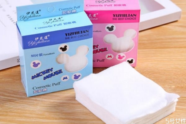 水必須用化妝棉嗎 涂化妝水用手好還是化妝棉好 水必須用化妝棉嗎 涂化妝水用手好還是化妝棉好