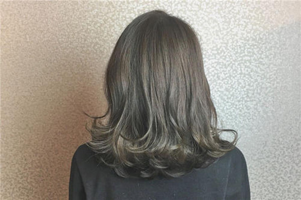 燙發(fā)后怎么護理 燙染發(fā)為什么不適合同時進行 燙發(fā)后怎么護理 燙染發(fā)為什么不適合同時進行