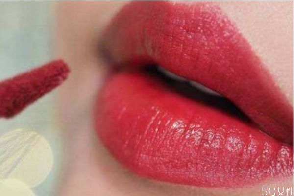 唇釉用的久還是口紅 怎樣將口紅稀釋成唇釉 唇釉用的久還是口紅 怎樣將口紅稀釋成唇釉