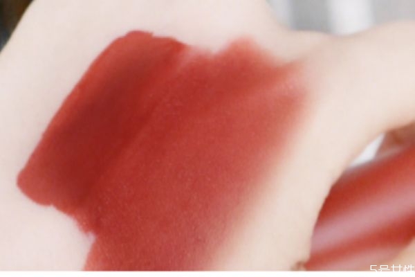 歐萊雅小鋼筆129和130哪個好看 歐萊雅小鋼筆推薦色號 歐萊雅小鋼筆129和130哪個好看 歐萊雅小鋼筆推薦色號