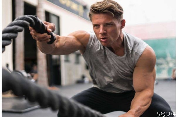 戰(zhàn)繩可以減肥嗎 戰(zhàn)繩和跑步哪個燃脂快 戰(zhàn)繩可以減肥嗎 戰(zhàn)繩和跑步哪個燃脂快