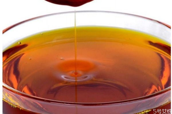 菜籽油有味道嗎 菜籽油過期了還能吃嗎 菜籽油有味道嗎 菜籽油過期了還能吃嗎