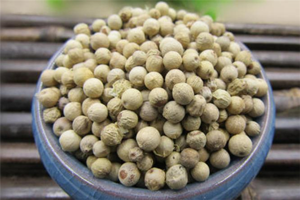 白胡椒有臭味能吃嗎 白胡椒為什么有臭味 白胡椒有臭味能吃嗎 白胡椒為什么有臭味