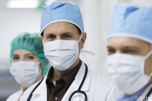 口罩正反面怎么區(qū)分 口罩的正確戴法 口罩正反面怎么區(qū)分 口罩的正確戴法