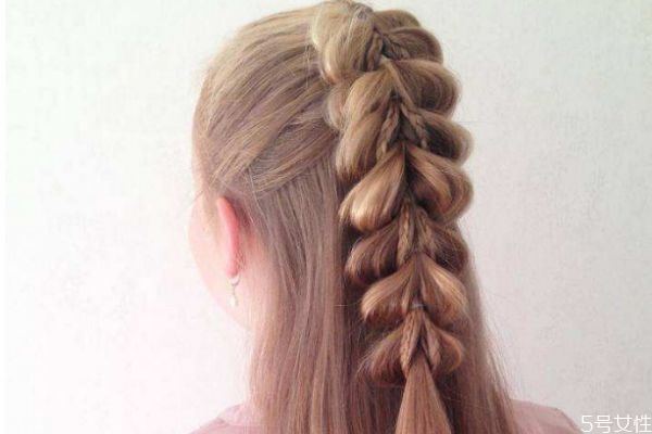美翻天的楊冪魚(yú)尾辮 魚(yú)尾辮怎么編好看