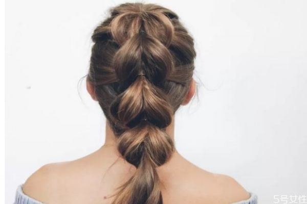 美翻天的楊冪魚(yú)尾辮 魚(yú)尾辮怎么編好看