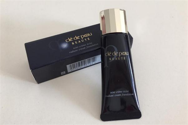 cpb鉆光粉底液適合干皮嗎 cpb鉆光粉底液保質(zhì)期 cpb鉆光粉底液適合干皮嗎 cpb鉆光粉底液保質(zhì)期