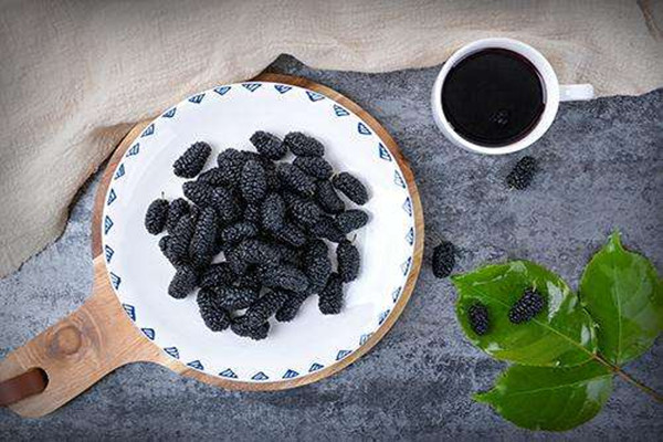 吃桑葚干吃多了會怎樣 吃桑葚干會不會上火 吃桑葚干吃多了會怎樣 吃桑葚干會不會上火