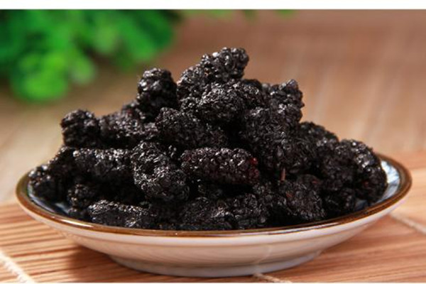 吃桑葚干吃多了會怎樣 吃桑葚干會不會上火 吃桑葚干吃多了會怎樣 吃桑葚干會不會上火