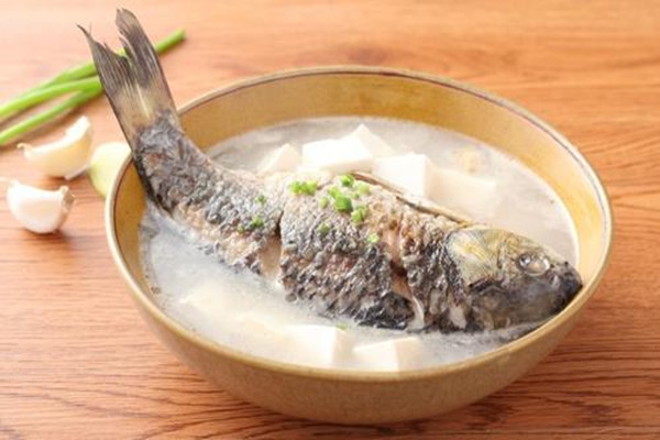 燉魚湯用大火還是小火 魚湯燉多長時(shí)間