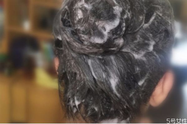 施華蔻泡泡染發(fā)劑怎么選擇 泡泡染發(fā)劑使用注意事項(xiàng) 施華蔻泡泡染發(fā)劑怎么選擇 泡泡染發(fā)劑使用注意事項(xiàng)