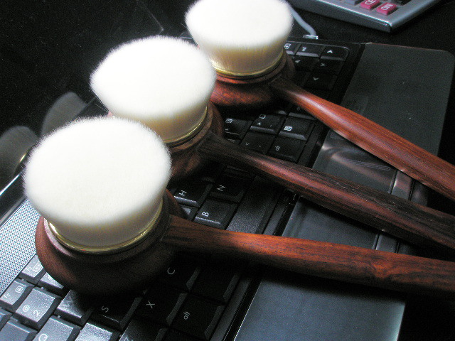 如何判斷自己適合什么樣的潔面刷 潔面刷會導致你皮膚敏感嗎 如何判斷自己適合什么樣的潔面刷 潔面刷會導致你皮膚敏感嗎