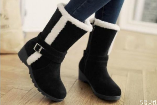 雪地靴中筒和短筒哪個(gè)好 雪地靴選購(gòu)指南 雪地靴中筒和短筒哪個(gè)好 雪地靴選購(gòu)指南