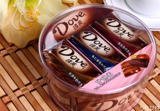 德芙巧克力對市場的需求 德芙對廣告拍攝不同理解 德芙巧克力對市場的需求 德芙對廣告拍攝不同理解