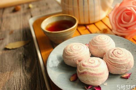 杭州有哪些點(diǎn)心很美味呢 寶寶吃點(diǎn)心有哪些注意事項(xiàng)呢 杭州有哪些點(diǎn)心很美味呢 寶寶吃點(diǎn)心有哪些注意事項(xiàng)呢