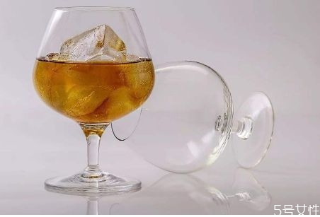 家里存放多少酒精為宜 酒精有什么注意事項(xiàng) 家里存放多少酒精為宜 酒精有什么注意事項(xiàng)