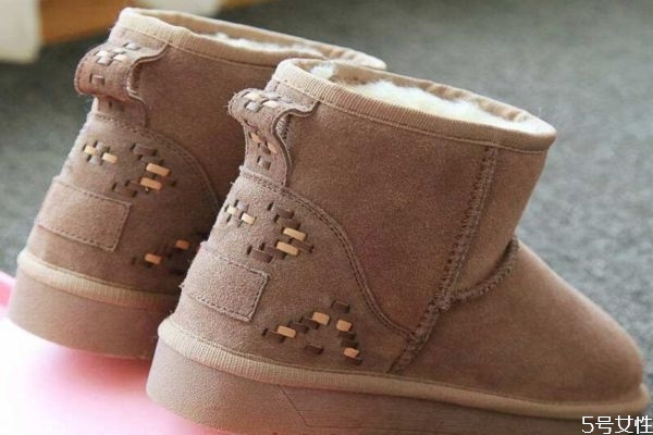 雪地靴買大了怎么辦 雪地靴需要買大一號(hào)嗎 雪地靴買大了怎么辦 雪地靴需要買大一號(hào)嗎