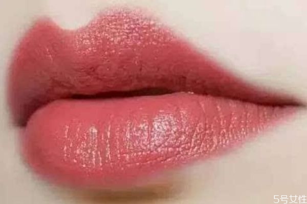 阿瑪尼紅管500是豆沙色嗎 阿瑪尼豆沙色是哪個號 阿瑪尼紅管500是豆沙色嗎 阿瑪尼豆沙色是哪個號