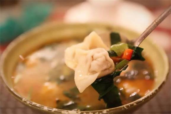 餛飩湯的做法 餛飩湯可以喝嗎 餛飩湯的做法 餛飩湯可以喝嗎