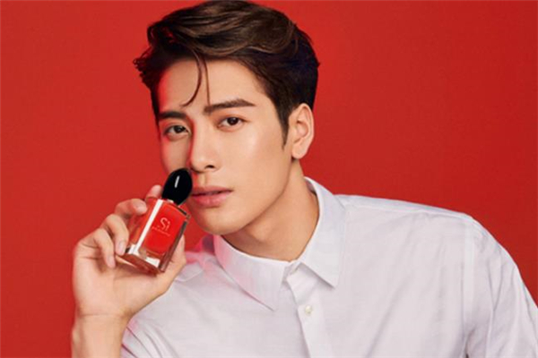 阿瑪尼紅色摯愛(ài)香水真假辨別 紅色摯愛(ài)香水適合多大年齡