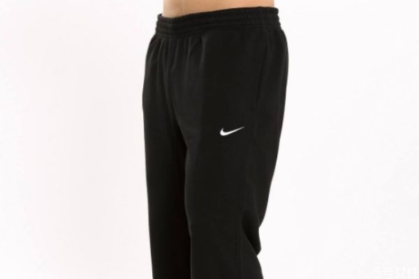 黑色褲子洗的發(fā)白怎么辦 黑褲子泛白怎么能恢復(fù) 黑色褲子洗的發(fā)白怎么辦 黑褲子泛白怎么能恢復(fù)