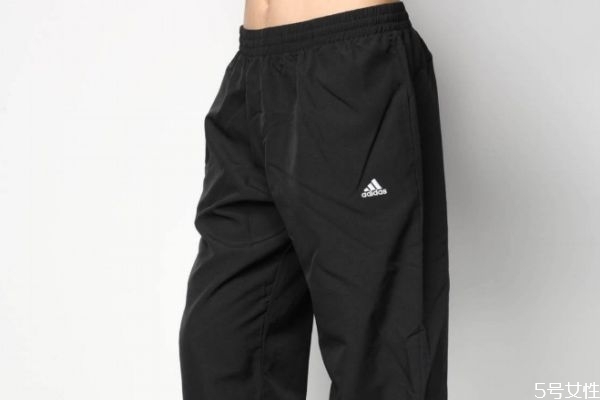 黑色褲子洗的發(fā)白怎么辦 黑褲子泛白怎么能恢復(fù) 黑色褲子洗的發(fā)白怎么辦 黑褲子泛白怎么能恢復(fù)