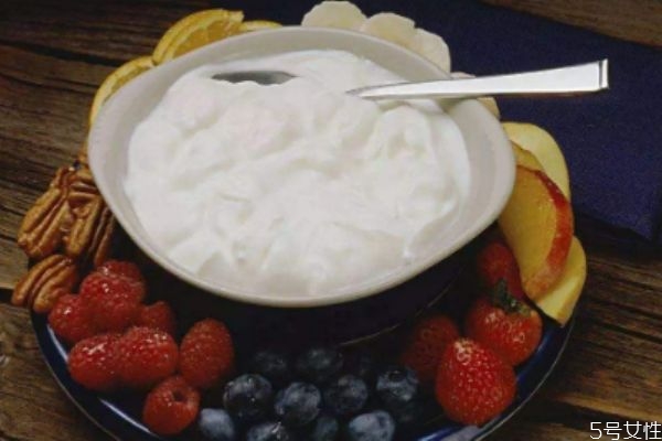 喝酸奶有什么好處 酸奶什么時候喝最好 喝酸奶有什么好處 酸奶什么時候喝最好