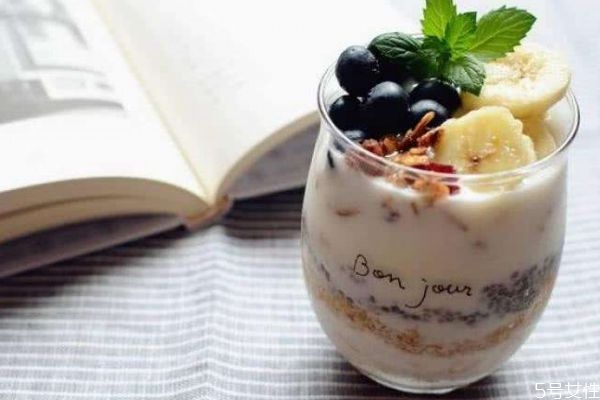 喝酸奶有什么好處 酸奶什么時候喝最好 喝酸奶有什么好處 酸奶什么時候喝最好