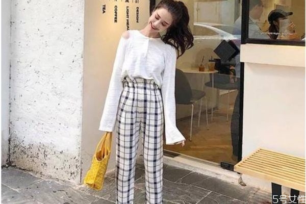 格紋褲子配什么鞋子 格紋褲單品推薦 格紋褲子配什么鞋子 格紋褲單品推薦