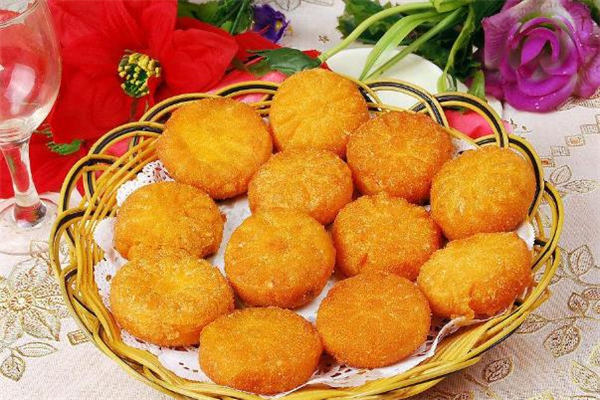 南瓜餅用小火還是大火炸 炸過(guò)的南瓜餅?zāi)芊哦嗑? alt=