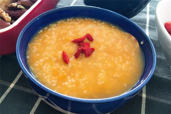 南瓜粥不能和什么一起吃 南瓜粥什么人不能吃 南瓜粥不能和什么一起吃 南瓜粥什么人不能吃