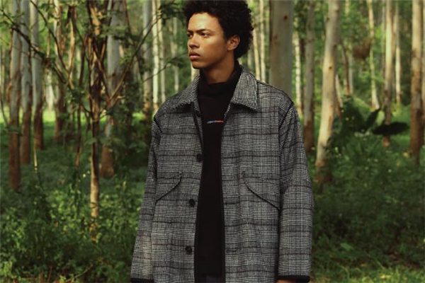 男生穿千鳥格大衣好看嗎 男士千鳥格大衣搭配圖片 男生穿千鳥格大衣好看嗎 男士千鳥格大衣搭配圖片