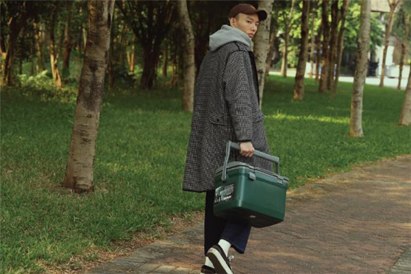 男生穿千鳥格大衣好看嗎 男士千鳥格大衣搭配圖片 男生穿千鳥格大衣好看嗎 男士千鳥格大衣搭配圖片