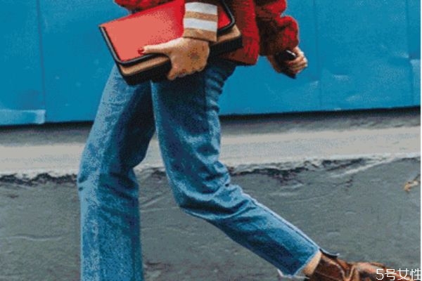 秋冬短靴怎么搭配 今年短靴流行什么款式 秋冬短靴怎么搭配 今年短靴流行什么款式