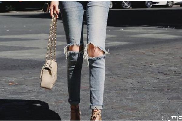 丹寧褲就是牛仔褲嗎 丹寧褲和牛仔褲的區(qū)別 丹寧褲就是牛仔褲嗎 丹寧褲和牛仔褲的區(qū)別