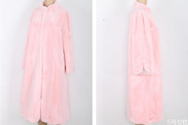 兔毛皮草是拼皮的還是整皮的好 仿兔毛和真兔毛差別 兔毛皮草是拼皮的還是整皮的好 仿兔毛和真兔毛差別