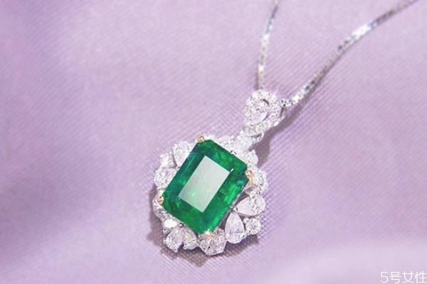 祖母綠如何保養(yǎng) 祖母綠寶石保養(yǎng)和清洗 祖母綠如何保養(yǎng) 祖母綠寶石保養(yǎng)和清洗