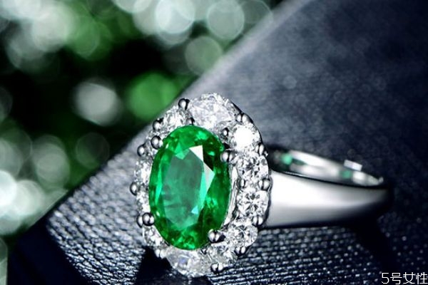 祖母綠如何保養(yǎng) 祖母綠寶石保養(yǎng)和清洗 祖母綠如何保養(yǎng) 祖母綠寶石保養(yǎng)和清洗