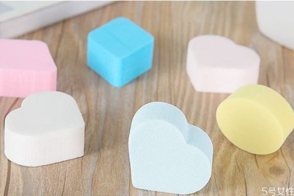 洗臉撲如何改變成粉撲 洗臉撲能不能當(dāng)粉撲使用 洗臉撲如何改變成粉撲 洗臉撲能不能當(dāng)粉撲使用