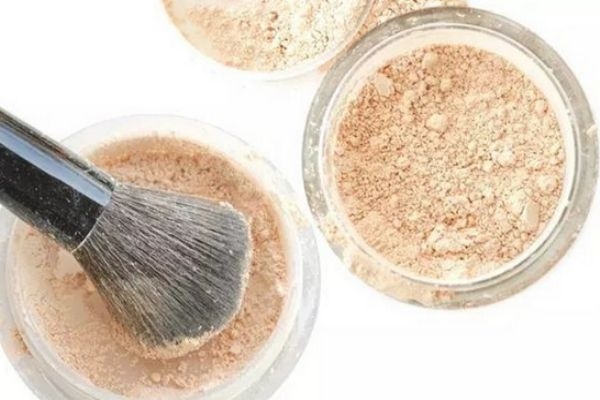 怎么定妝 沒(méi)有散粉應(yīng)急定妝