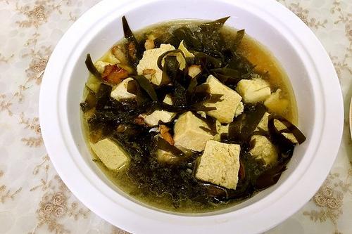 凍豆腐可以煮湯吃嗎 凍豆腐烹飪技巧 凍豆腐可以煮湯吃嗎 凍豆腐烹飪技巧