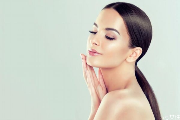 用了水乳臉部刺痛 摸水乳臉上有刺痛感 用了水乳臉部刺痛 摸水乳臉上有刺痛感