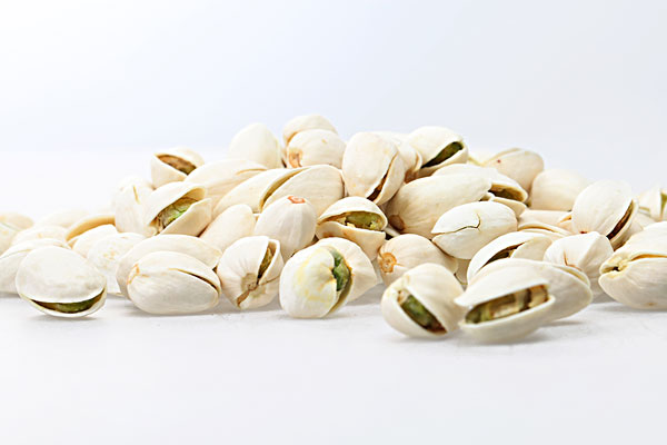 開心果殼是黃的正常嗎 開心果果仁黃的事壞了嗎 開心果殼是黃的正常嗎 開心果果仁黃的事壞了嗎