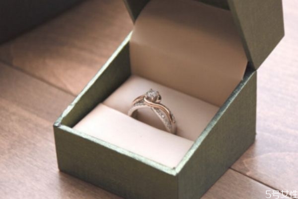 訂婚都需要準(zhǔn)備什么 訂婚前的準(zhǔn)備 訂婚都需要準(zhǔn)備什么 訂婚前的準(zhǔn)備