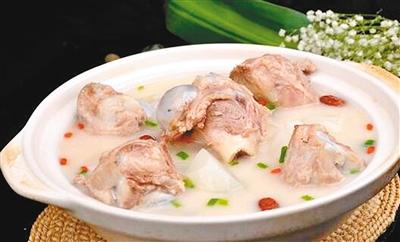 骨折能喝骨頭湯嗎 骨折幾天后能喝骨頭湯 骨折能喝骨頭湯嗎 骨折幾天后能喝骨頭湯