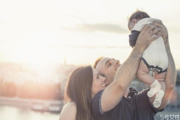 賢惠妻子的表現(xiàn) 賢惠妻子的基本標(biāo)準(zhǔn) 賢惠妻子的表現(xiàn) 賢惠妻子的基本標(biāo)準(zhǔn)